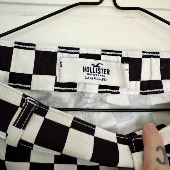 Hollister Cropped Baggy Pant - Picture 2 of 3